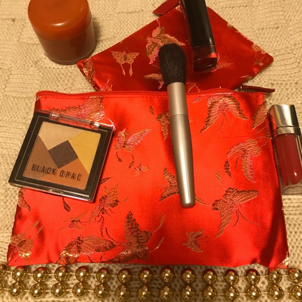 2 Susan Faris Makeup Zippered Case.